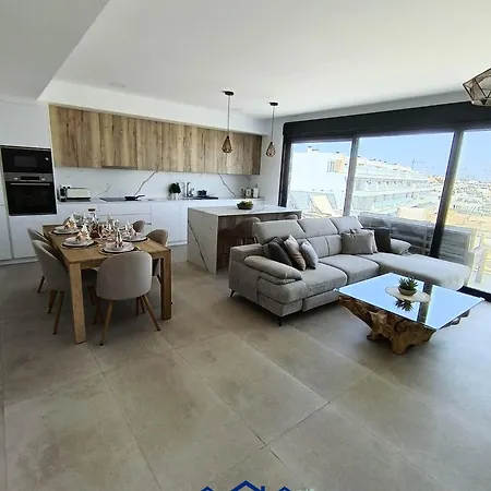 Serpentine Celestia Apartment *